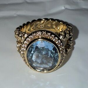 Elegant Gold and Blue Gemstone Ring